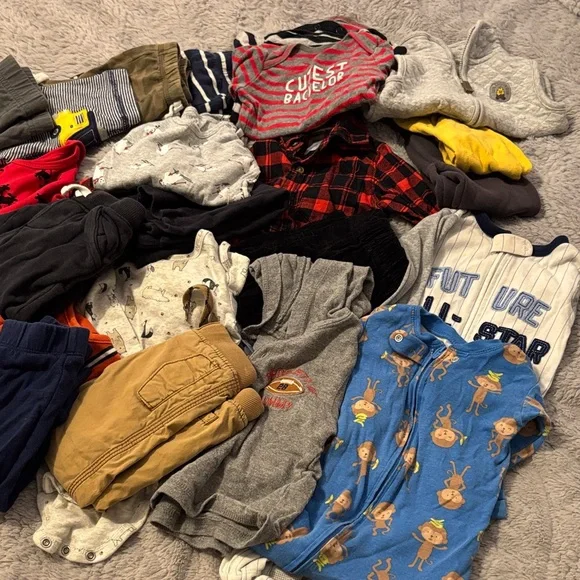 Carter's Bundle Colorful Baby Clothing Set-winter 12 months, 31 piece - Picture 2 of 3